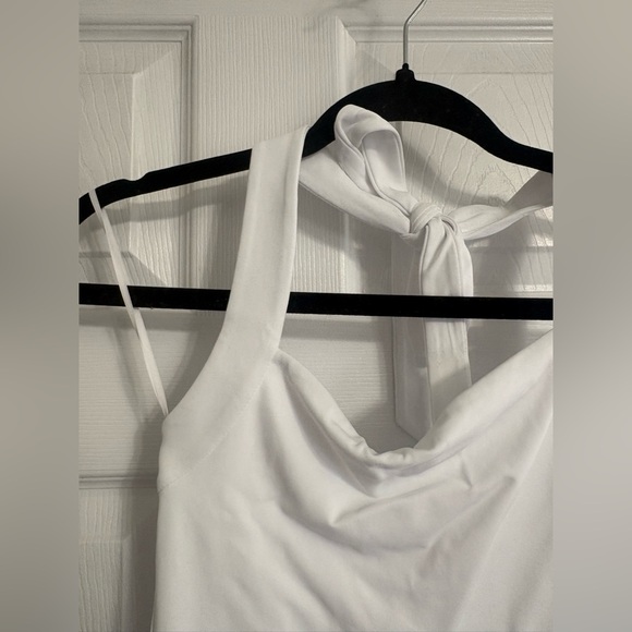 NWT- Aritzia White Contour Optimum Halter Top - Picture 5 of 7